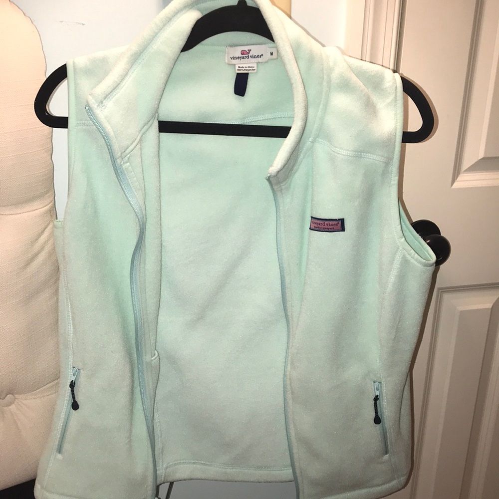 vineyard vine vest